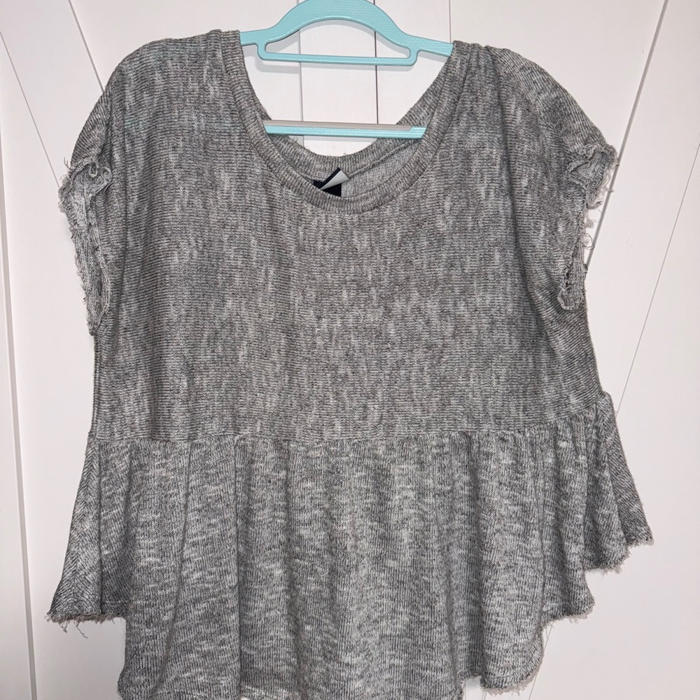 Buckle Heather Gray Short Sleeve Peplum Top